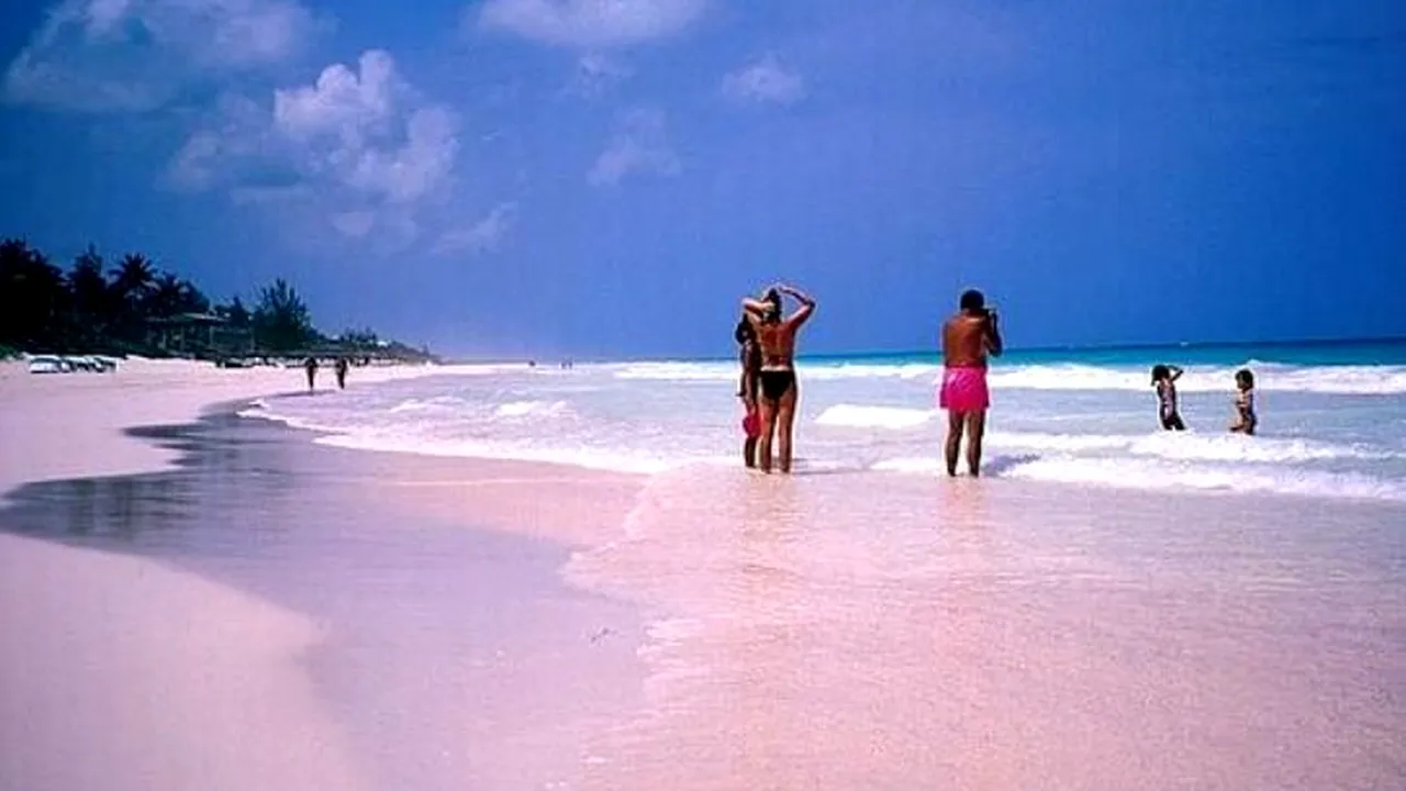 Cele mai ciudate plaje din lume. GALERIE FOTO