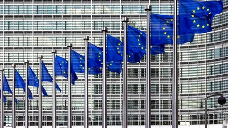 Reguli STRICTE pentru cadouri și gratuități / Categoria de angajați vizată de noua directivă a Uniunii Europene