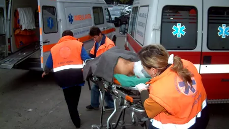 Doi morți, după ce mașina în care se aflau s-a ciocnit frontal cu un TIR pe DN 7