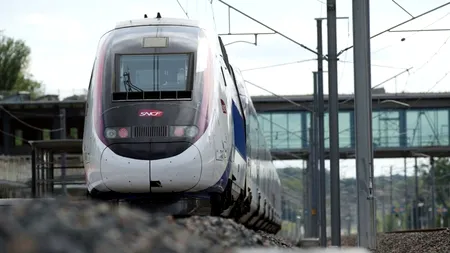 Coliziune între două trenuri de pasageri în Elveția. Mai multe persoane au fost rănite