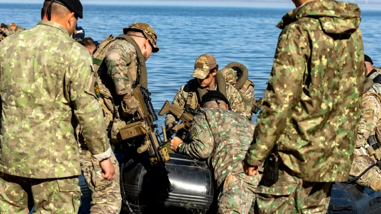 Ce pensie primești după doar 10 ani de serviciu militar. Cum poți să calculezi 