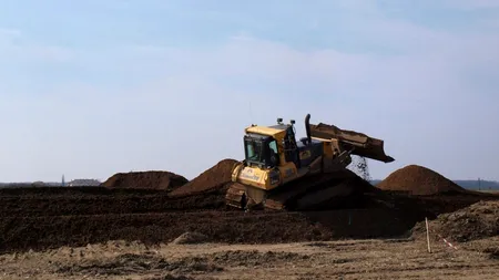 CNADNR construiește o bandă de staționare pentru camioane pe DN 7, înainte de Vama Nădlac
