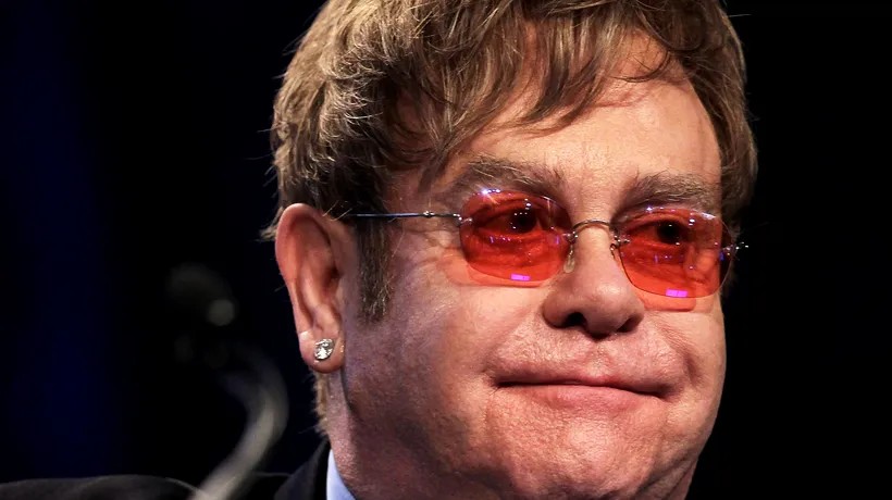 La câteva zile după ce a fost victima unei farse, Elton John, sunat de adevăratul Putin. Ce i-a spus președintele rus