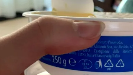 O clujeancă a cumpărat mascarpone din supermarket, dar, când a desfăcut cutia, a trăit spaima vieții. Ce a găsit înăuntru
