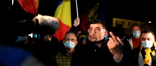 George Simion: „<i class='ep-highlight'>Poliţia</i> a făcut un abuz. Statutul demnitarului spune că nu pot fi percheziționat”