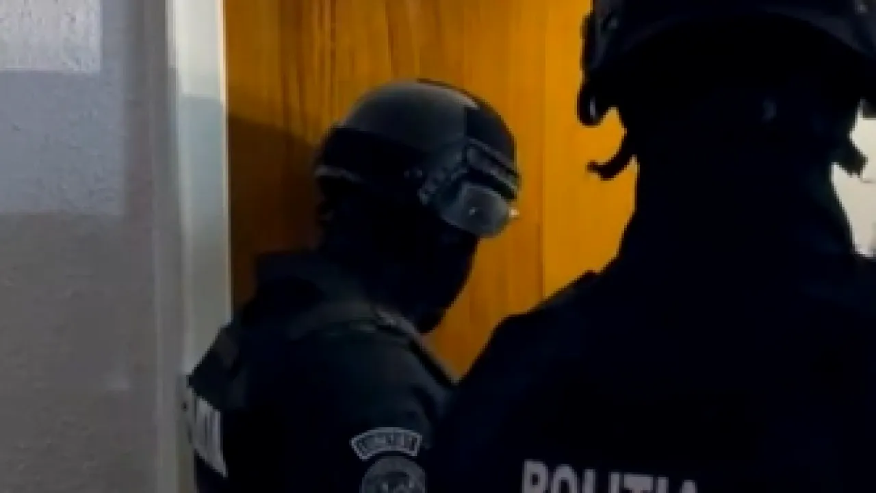 Percheziţii la Casa de Pensii Sibiu într-un dosar de CORUPȚIE. Un funcționar și alți 38 de suspecți ar fi complici în dosar