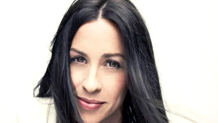 Alanis Morissette, editorialist pentru The Guardian