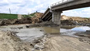 Experții au aflat de ce s-a prăbușit podul de la Vadu Roşca: „Avea nevoie de lucrări de protejare a malului”