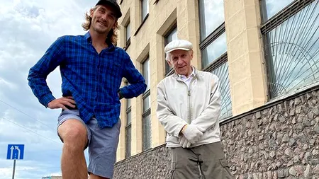 Un pensionar rus face senzație pe internet, mergând pe un skatebord ca în tinerețe. Imaginile cu el au devenit virale (VIDEO)