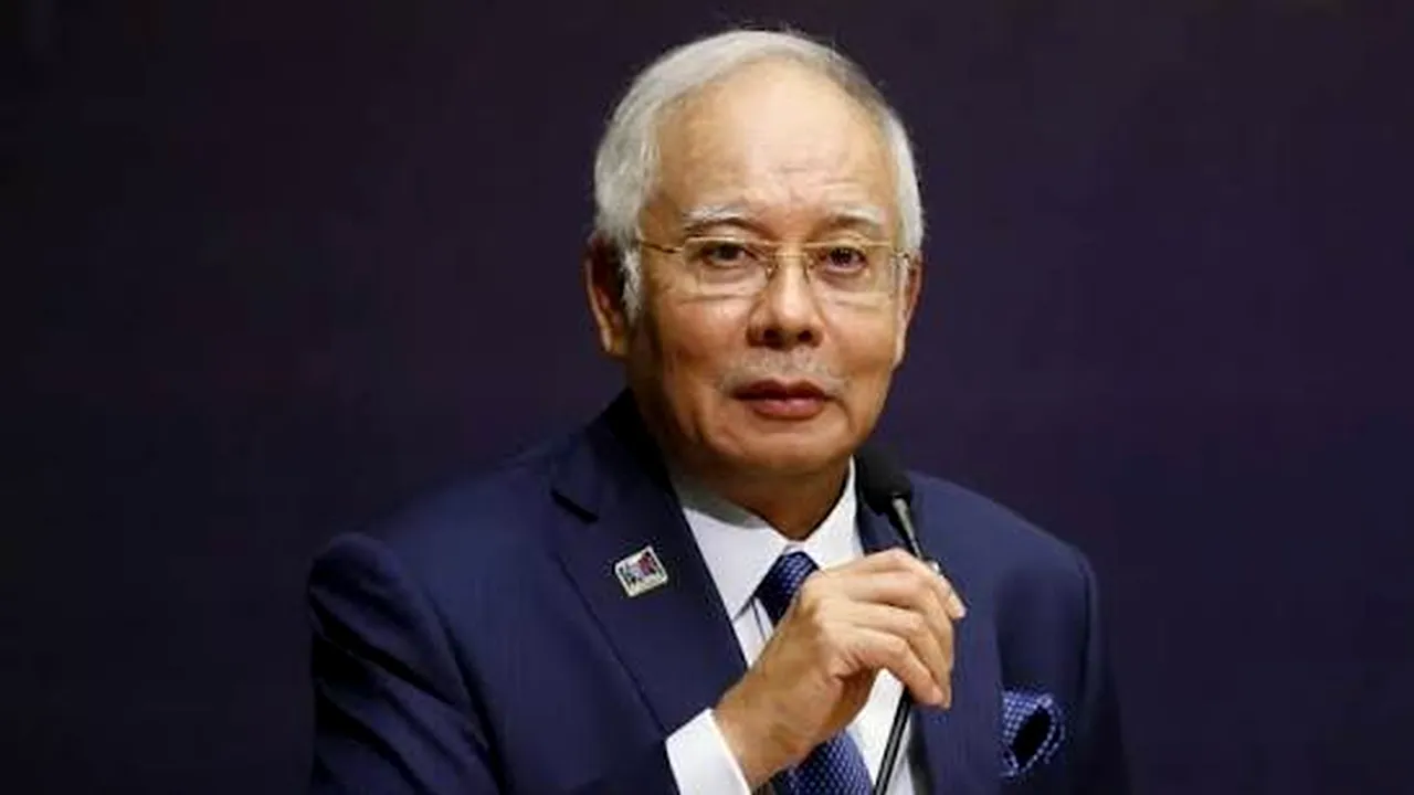 Fostul premier al Malaeziei își poate ispăși restul pedepsei în arest la domiciliu. Najib Razak a primit o „grațiere condiționată”