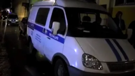 Aproximativ 20 de agresori mascați au provocat trei răniți într-un bar gay din Moscova