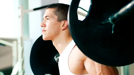 CURĂ DE SLĂBIRE. De ce mersul la sală poate îngrașa