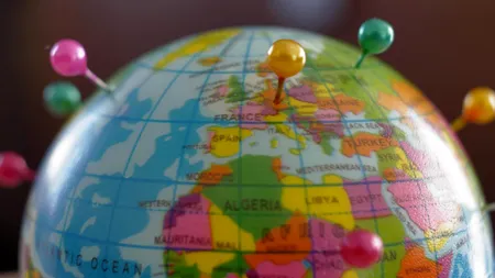 9 din 10 europeni ar lua în calcul mutarea în altă țară. Spania, destinația preferată pentru o viață nouă