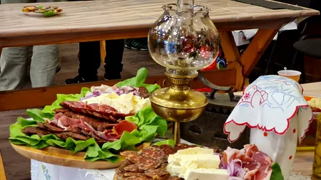 FOTO/VIDEO | Festivalul cârnaților tradiționali de la Cherestur. Echipe din România, Serbia și Ungaria au concurat să facă cel mai bun cârnat | EXCLUSIV