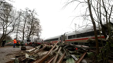 Accident feroviar în Germania: Un tren a DERAIAT după ce a lovit un camion