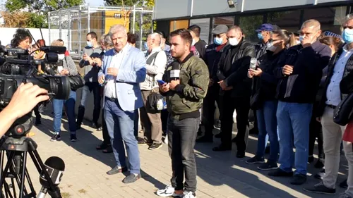 Tudorache a ieșit în stradă alături de susținătorii PSD pentru a cere renumărarea voturilor: Nu vrea să vadă dacă am fraudat sau nu alegerile?