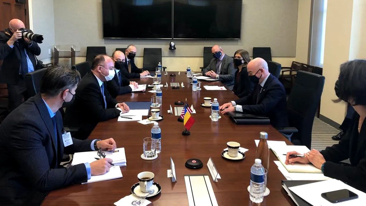 Includerea României în programul Visa Waiver e o prioritate pentru SUA, a reiterat secretarul american pentru securitate internă Alejandro Mayorkas la întrevederea de marți cu Bogdan Aurescu