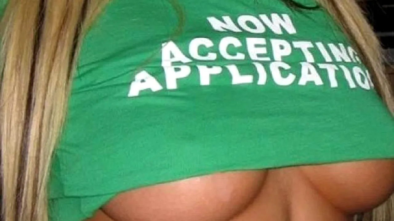 Guvernul thailandez interzice un tip controversat de selfie. Ce riscă femeile care nu respectă legea