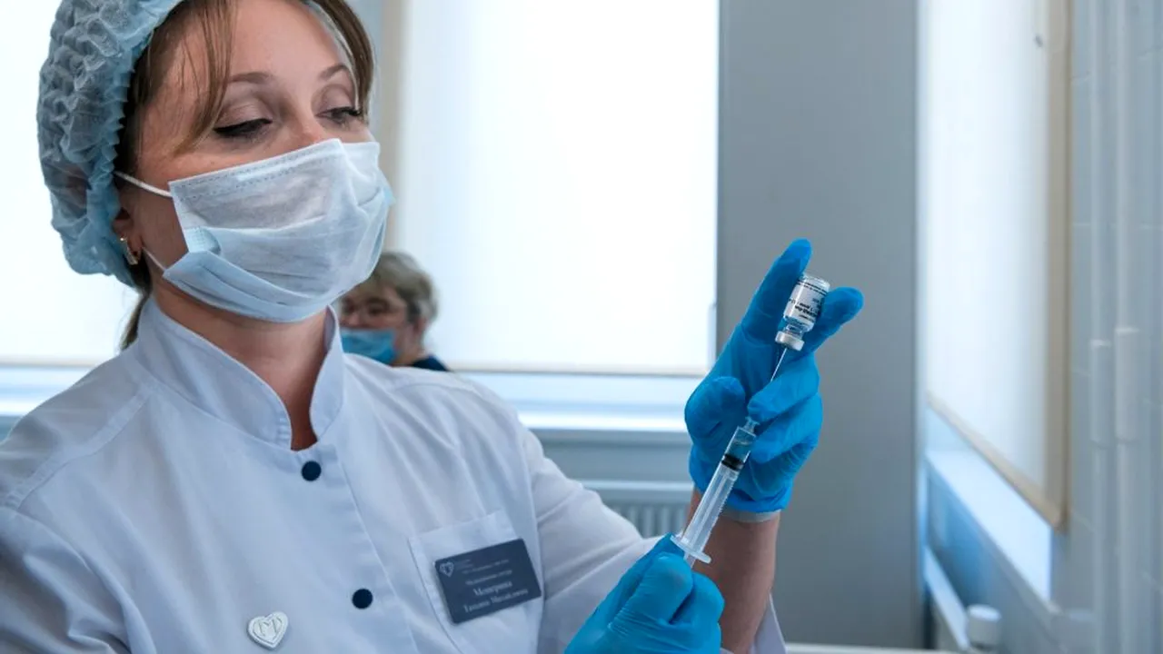 Rusia, undă verde pentru al treilea vaccin antiCovid! Primele doze, livrate populației în luna martie
