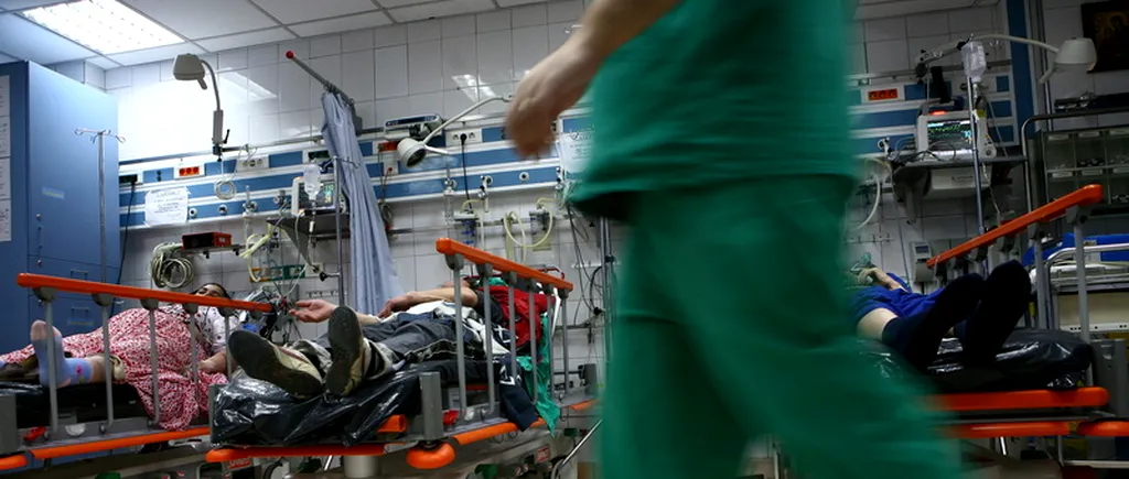Anchetă după ce o pacientă de la Spitalul județean Ploiești a fost scăpată de pe targă și a murit după 48 de ore