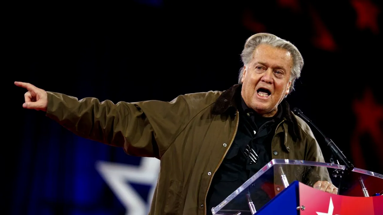 Steve Bannon ar fi făcut salutul „nazist” la CPAC. Politicianul francez naționalist Jordan Bardella și-a anulat discursul în urma gestului