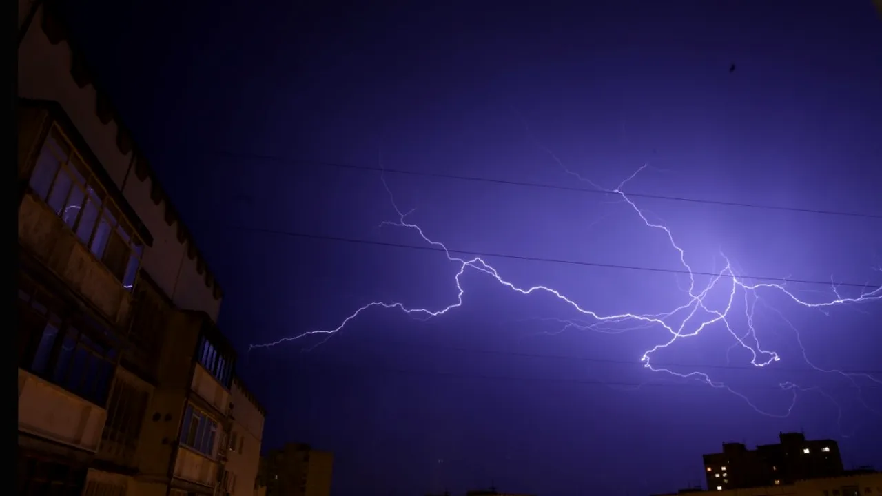 ANM, prognoză specială pentru București: vor fi AVERSE și descărcări electrice! / Anunțul meteorologilor pentru restul țării