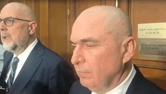 Guvernul e la cote de avarie. Premierul Bolojan încearcă să-l facă să funcţioneze şi cu sprijinul UDMR. Cu cine îi vor înlocui pe miniştrii PSD