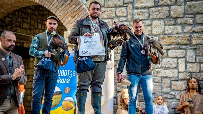 România, MEDALII internaționale! Ce a reușit un român să câștige alături de ulii Harris: „Găsești metode să antrenezi pasărea în curte sau în cameră”