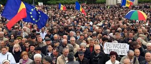 Violențe la Chișinău, în cadrul unui protest la care participă aproximativ 10.000 de persoane