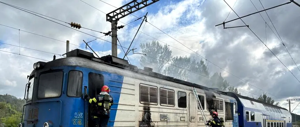 Locomotiva unui tren de călători a luat foc în gara Iclod, Cluj. Pasagerii s-au autoevacuat. Nici o victimă