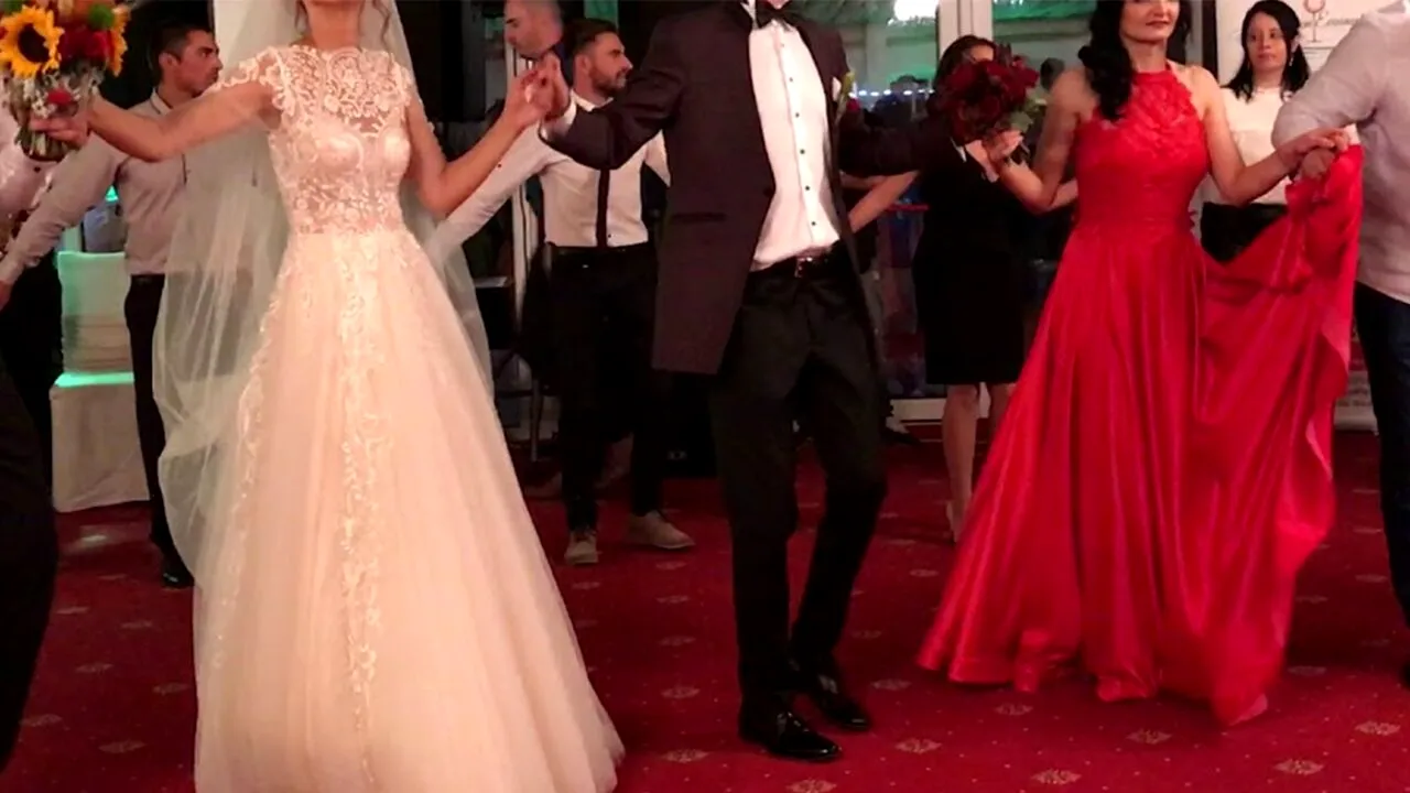 Nuntă fără final fericit, duminică noapte. Rudele au ÎNLEMNIT când au văzut ce s-a întâmplat în camera de hotel, la ora 1:20 noaptea
