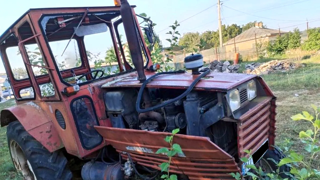 Cu cât s-a vândut un tractor românesc U650, fabricat în 2005, la o licitație în Neamț. A fost „bătaie” pe utilajul folosit de primărie la deszăpezire