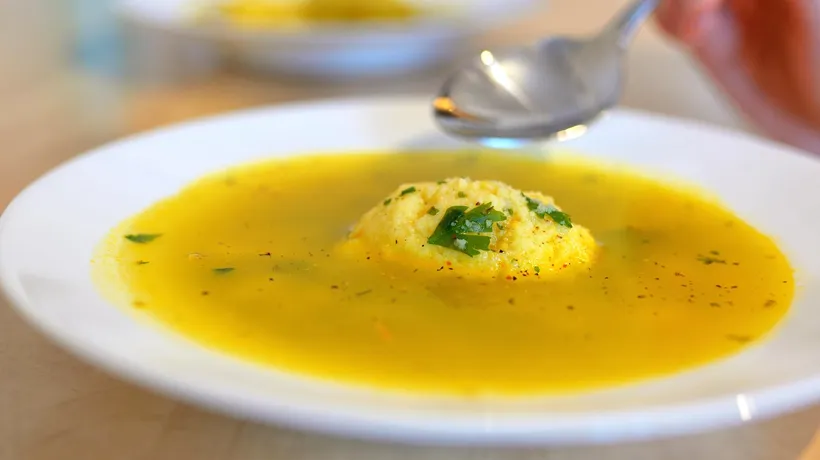 Vrei să ai găluște delicioase și pufoase în supă? Află care este ingredientul SECRET, pe care gospodinele îl adăugau în rețeta inițială