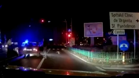 VIDEO. Un șofer băut care și-a urcat cu forța prietena și copilul în mașină a fost prins de polițiști cu ajutorul unui taximetrist