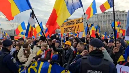 Control judiciar pentru bărbatul acuzat de distrugere după ce a VANDALIZAT mașina Antena 1 la protestul pro-Georgescu din București