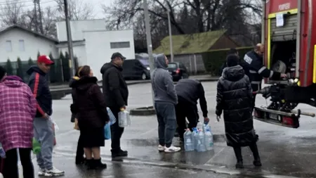 Zeci de mii de români din Prahova și Dâmbovița, fără apă potabilă. Oamenii se alimentează din cisterne. Primarul Câmpinei: „Să le explice doamna Buzoianu câmpinenilor de ce nu au apă. Să vină să vadă realitatea de la fața locului, nu din rapoarte frumos redactate!”