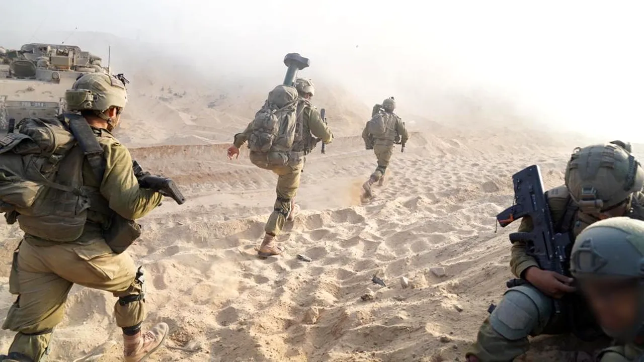 VIDEO | IDF a preluat controlul asupra unui complex militar Hamas în nordul Fâșiei Gaza/ Forțele navale israeliene au efectuat atacuri