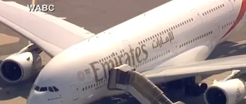 Un avion din Dubai, pus SUB CARANTINĂ la New York. 100 de pasageri s-au simțit rău