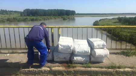 Poluare pe râul Jiu din cauza unei avarii la colectorul de transport țiței