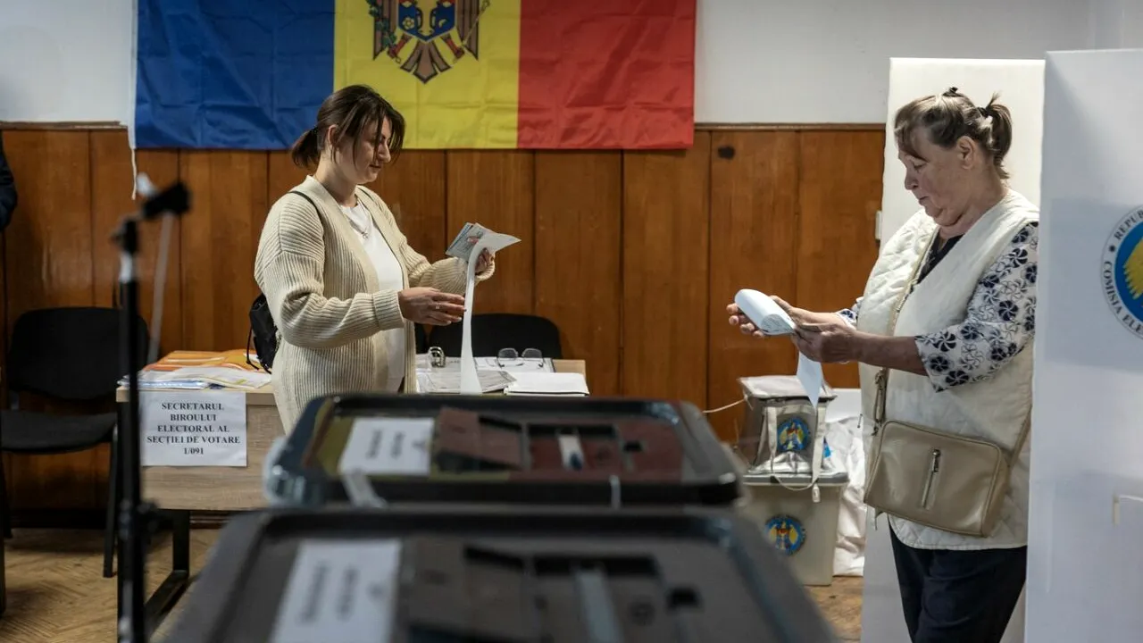 Alegeri în Moldova. 254 de INCIDENTE confirmate până la ora 14:30. Printre acestea, „încălcarea secretului votului” și „votare nejustificată în grup”