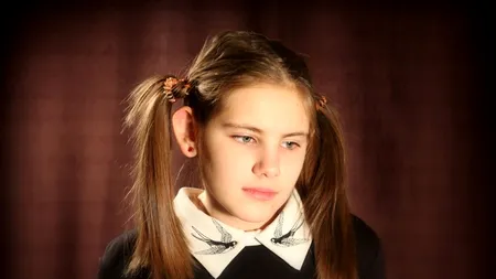 Profesor din Capitală, în chiloți la cursul online! „Să nu mai vii așa îmbrăcată, că nu mă pot abține!”