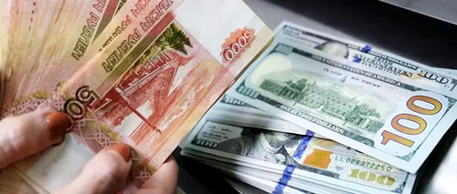 Noi probleme pentru Putin: rubla rusească s-a depreciat față de dolar la minimul ultimelor șapte luni