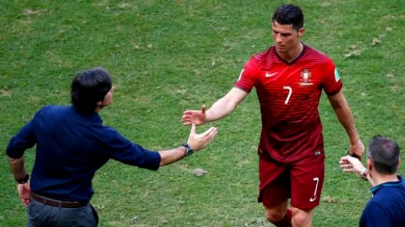 Ce a făcut selecționerul Germaniei, Joachim „Jogi Low, înainte de a da mâna cu Ronaldo. VIDEO