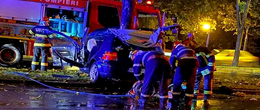 VIDEO| „Nu se poate descrie în cuvinte ce am văzut”. Adolescenți scoși din fiare, după ce un șofer de 19 ani a intrat cu mașina într-un copac, în București