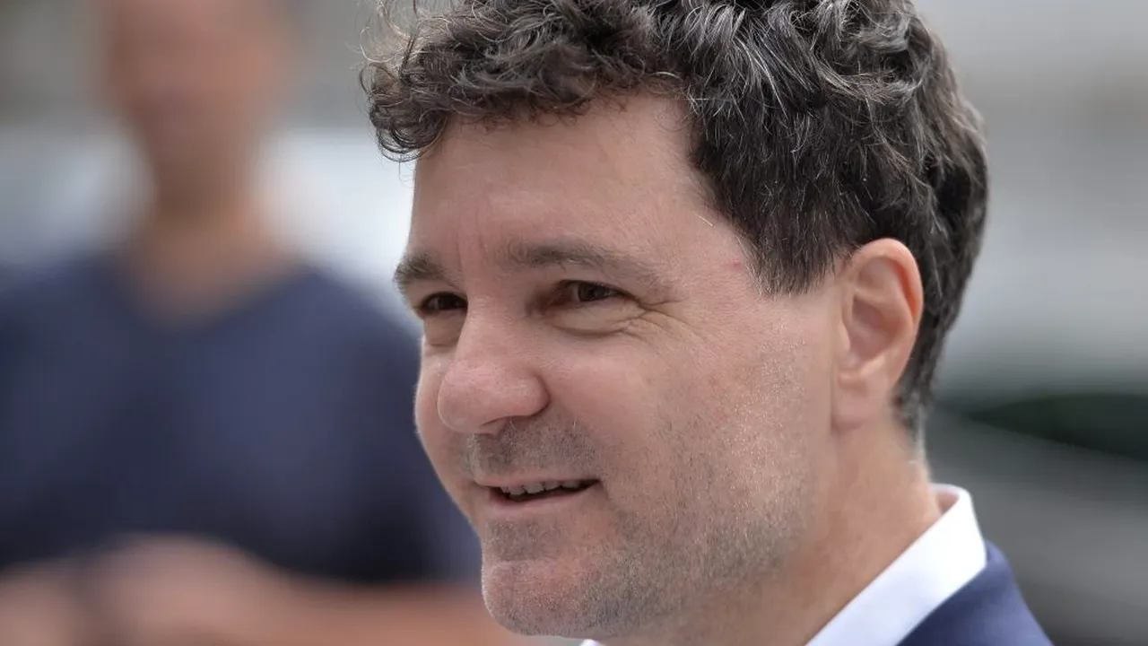 8 ȘTIRI DE LA ORA 8. Diferența devine irecuperabilă! Nicușor Dan, 41,82% din voturi, Gabriela Firea, 37,4%. Traian Băsescu, pe locul trei, cu 10,81%