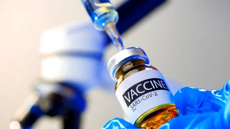 Vaccinurile anti-Covid, din nou sub anchetă în SUA. Controverse la F.D.A, criticate dur de experții în medicină: Virusul a ucis 1.200.000 de americani