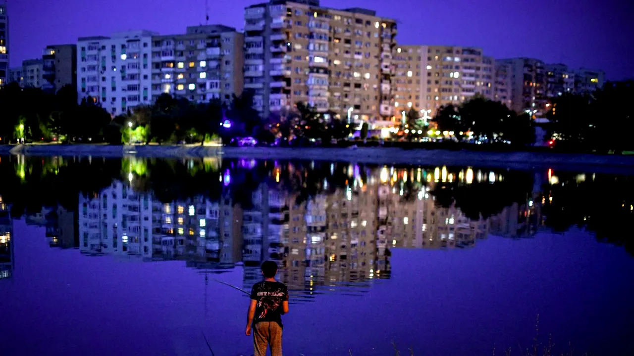 De ce li se cere bucureștenilor să stingă luminile din case sâmbătă seară
