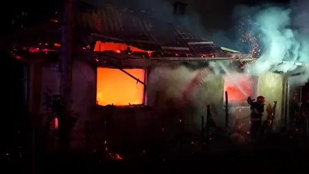Incendiu la o casă din Sălaj. Un bărbat a fost găsit mort