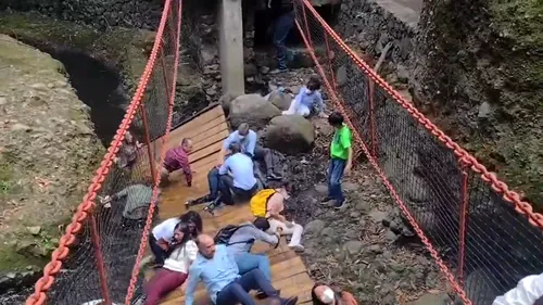 Un pod s-a prăbușit în Mexic în timp ce era inaugurat. Zeci de persoane au fost rănite | VIDEO