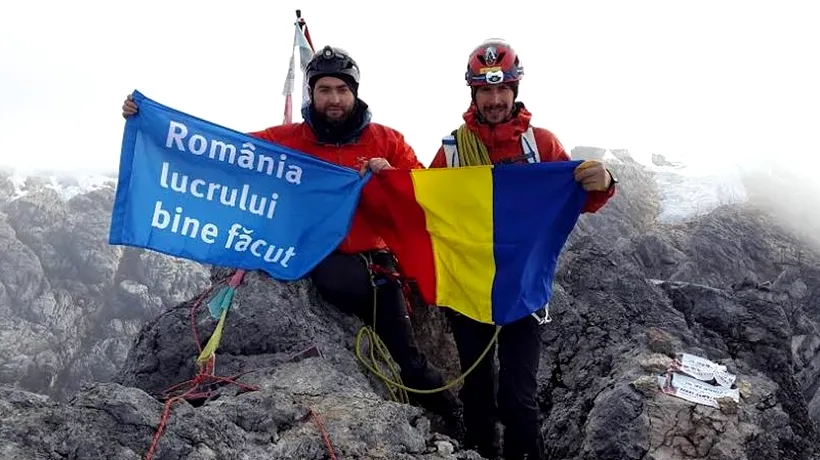„România lucrului bine făcut a urcat la 4.884 de metri, în Papua, Indonezia. Klaus Iohannis a publicat această fotografie pe pagina sa de Facebook